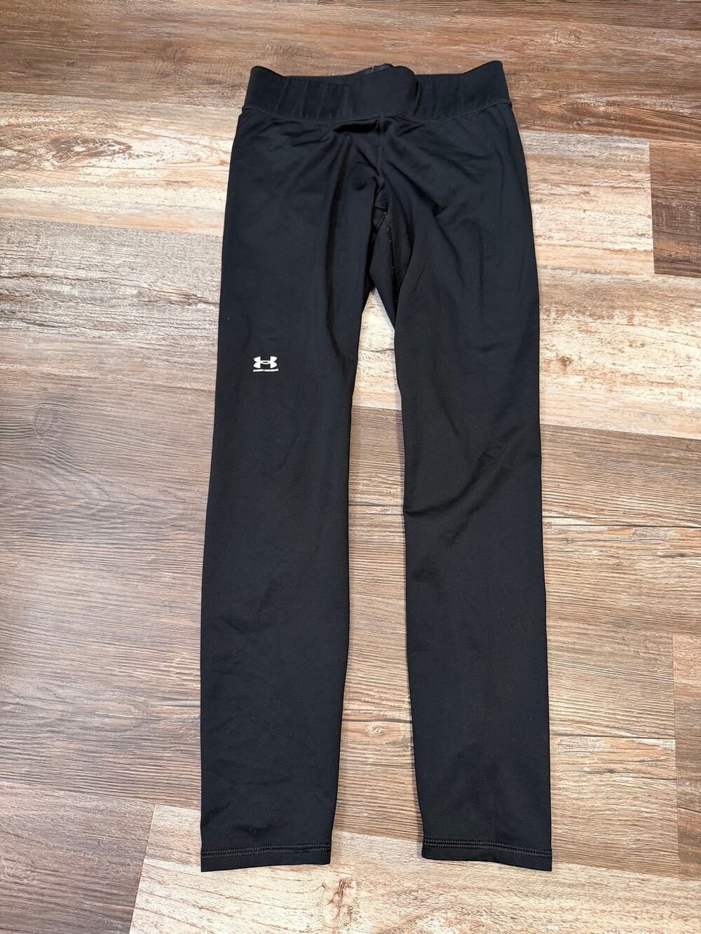 Under Armour INSULATED warm athletic legging in black size small EUC